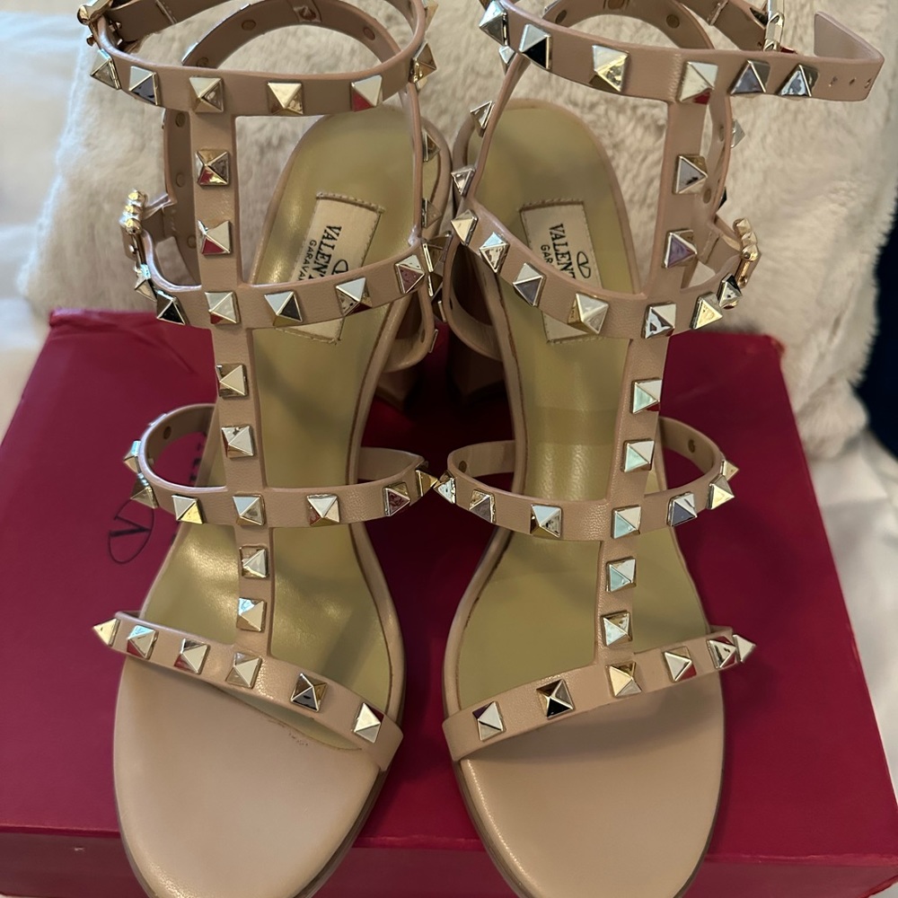 Designer shoes - Picture 2 of 5